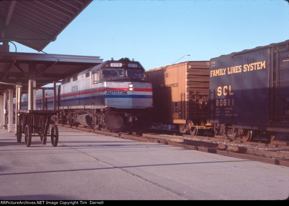 AMTK 275 arrives on train 97